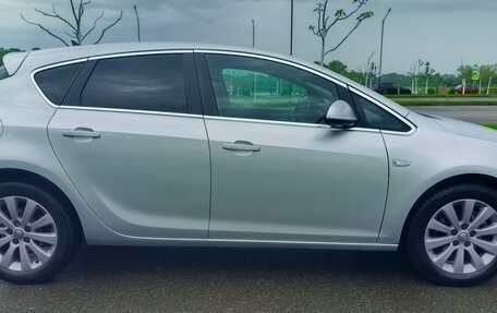 Opel Astra J, 2010 год, 650 000 рублей, 3 фотография