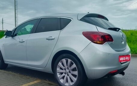 Opel Astra J, 2010 год, 650 000 рублей, 17 фотография