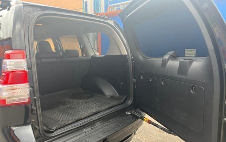 Toyota Land Cruiser Prado 150 рестайлинг 2, 2015 год, 3 000 000 рублей, 2 фотография