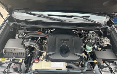 Toyota Land Cruiser Prado 150 рестайлинг 2, 2015 год, 3 000 000 рублей, 13 фотография