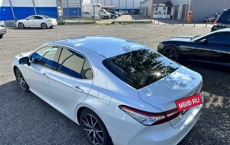 Toyota Camry, 2021 год, 3 150 000 рублей, 2 фотография