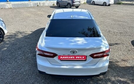 Toyota Camry, 2021 год, 3 150 000 рублей, 4 фотография