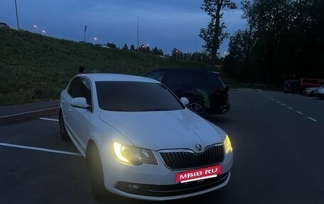 Skoda Superb III рестайлинг, 2013 год, 1 350 000 рублей, 2 фотография