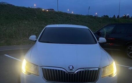 Skoda Superb III рестайлинг, 2013 год, 1 350 000 рублей, 3 фотография