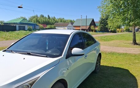 Chevrolet Cruze II, 2011 год, 670 000 рублей, 2 фотография