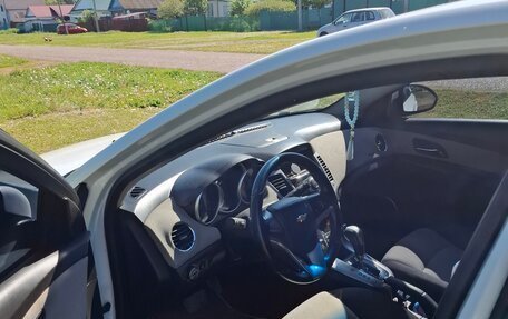 Chevrolet Cruze II, 2011 год, 670 000 рублей, 7 фотография