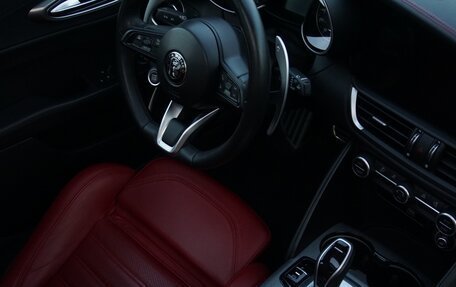 Alfa Romeo Giulia II, 2022 год, 3 460 000 рублей, 8 фотография
