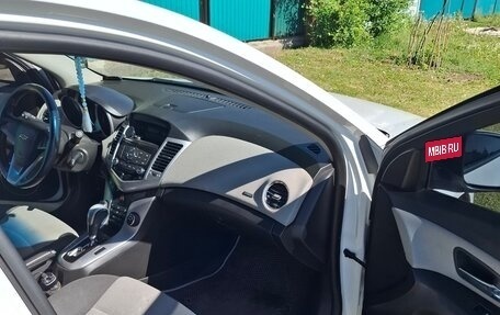 Chevrolet Cruze II, 2011 год, 670 000 рублей, 9 фотография