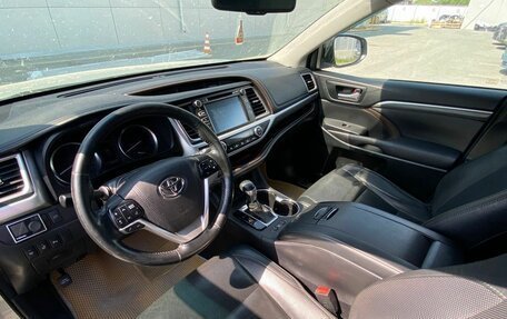 Toyota Highlander III, 2017 год, 3 590 000 рублей, 5 фотография