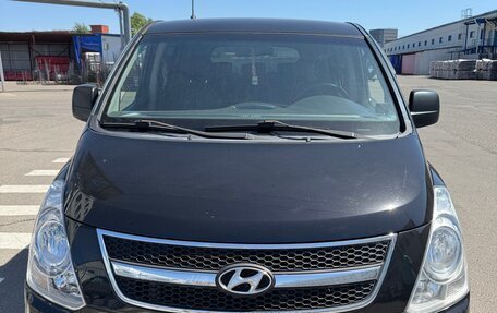 Hyundai H-1 II рестайлинг, 2010 год, 1 750 000 рублей, 1 фотография
