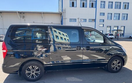 Hyundai H-1 II рестайлинг, 2010 год, 1 750 000 рублей, 4 фотография