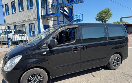 Hyundai H-1 II рестайлинг, 2010 год, 1 750 000 рублей, 3 фотография