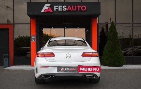 Mercedes-Benz E-Класс, 2018 год, 3 790 000 рублей, 4 фотография