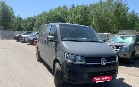 Volkswagen Transporter T6 рестайлинг, 2015 год, 2 350 000 рублей, 2 фотография