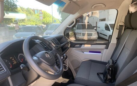 Volkswagen Transporter T6 рестайлинг, 2015 год, 2 350 000 рублей, 6 фотография