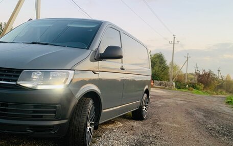 Volkswagen Transporter T6 рестайлинг, 2015 год, 2 350 000 рублей, 9 фотография