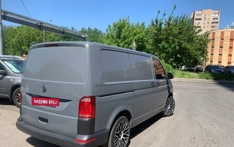 Volkswagen Transporter T6 рестайлинг, 2015 год, 2 350 000 рублей, 3 фотография