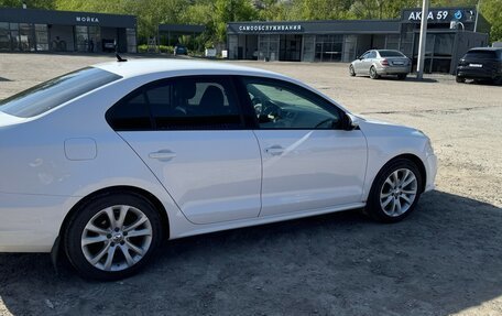 Volkswagen Jetta VI, 2015 год, 1 280 000 рублей, 2 фотография