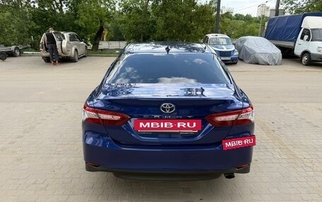 Toyota Camry, 2021 год, 3 300 000 рублей, 4 фотография