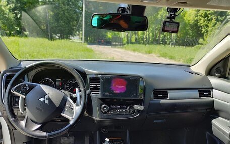 Mitsubishi Outlander III рестайлинг 3, 2012 год, 1 350 000 рублей, 10 фотография