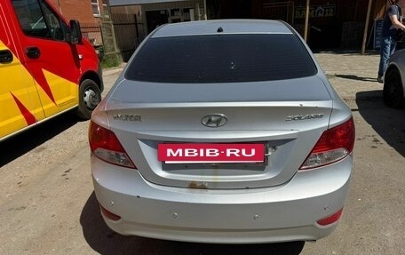 Hyundai Solaris II рестайлинг, 2011 год, 520 000 рублей, 4 фотография