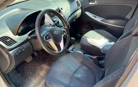Hyundai Solaris II рестайлинг, 2011 год, 520 000 рублей, 6 фотография