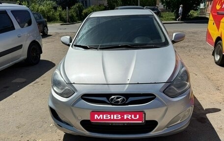 Hyundai Solaris II рестайлинг, 2011 год, 520 000 рублей, 2 фотография