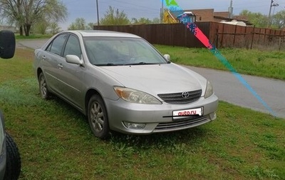 Toyota Camry V40, 2004 год, 870 000 рублей, 1 фотография