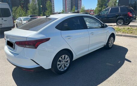 Hyundai Solaris II рестайлинг, 2020 год, 900 000 рублей, 4 фотография