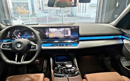 BMW 5 серия, 2025 год, 8 690 000 рублей, 13 фотография
