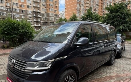 Volkswagen Caravelle T6 рестайлинг, 2020 год, 4 500 000 рублей, 2 фотография