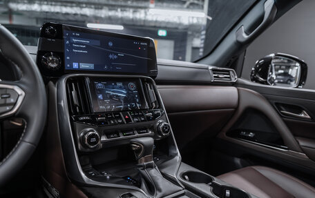 Lexus LX, 2024 год, 14 950 000 рублей, 12 фотография