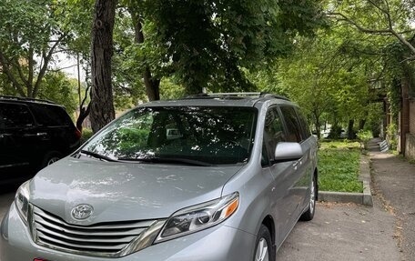 Toyota Sienna III, 2016 год, 3 000 050 рублей, 1 фотография