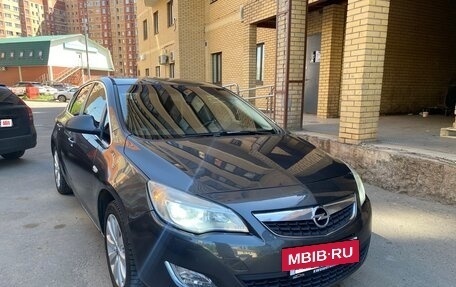 Opel Astra J, 2011 год, 610 000 рублей, 2 фотография