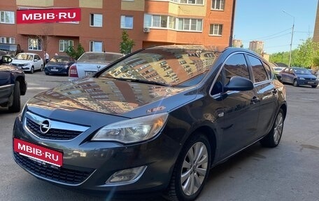 Opel Astra J, 2011 год, 610 000 рублей, 3 фотография