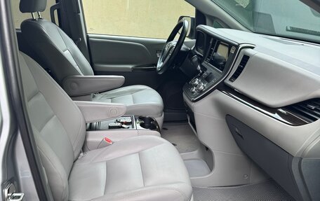 Toyota Sienna III, 2016 год, 3 000 050 рублей, 8 фотография