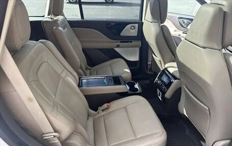 Lincoln Aviator II, 2022 год, 5 880 000 рублей, 22 фотография