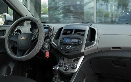 Chevrolet Aveo III, 2013 год, 700 000 рублей, 10 фотография