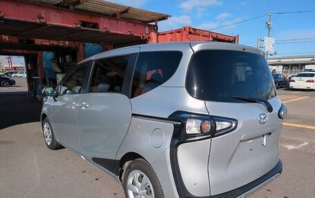 Toyota Sienta II, 2022 год, 1 500 000 рублей, 4 фотография