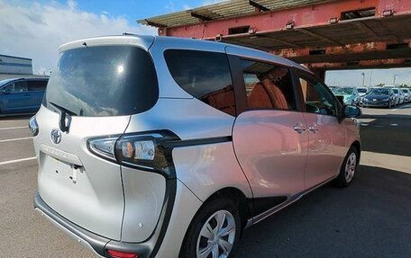 Toyota Sienta II, 2022 год, 1 500 000 рублей, 3 фотография