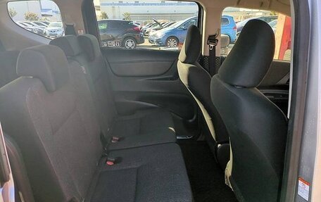 Toyota Sienta II, 2022 год, 1 500 000 рублей, 6 фотография