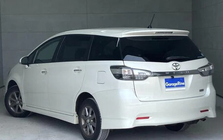 Toyota Wish II, 2017 год, 1 050 000 рублей, 2 фотография