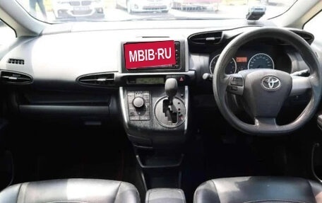 Toyota Wish II, 2017 год, 1 050 000 рублей, 5 фотография