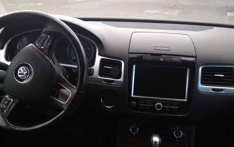 Volkswagen Touareg III, 2010 год, 1 680 000 рублей, 8 фотография