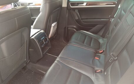 Volkswagen Touareg III, 2010 год, 1 680 000 рублей, 13 фотография