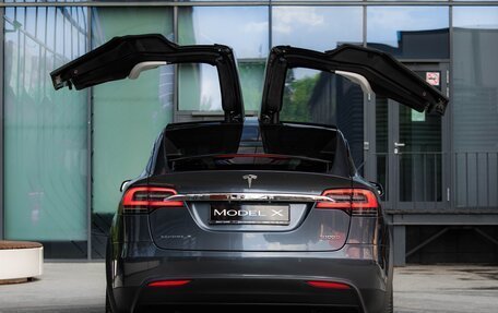 Tesla Model X I, 2018 год, 5 500 000 рублей, 16 фотография