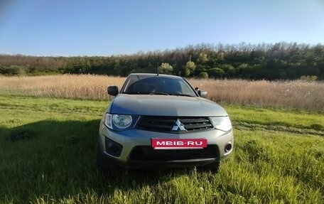 Mitsubishi L200 IV рестайлинг, 2013 год, 1 450 000 рублей, 9 фотография