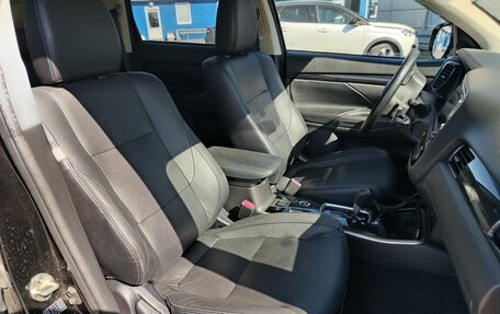 Mitsubishi Outlander III рестайлинг 3, 2018 год, 1 987 000 рублей, 16 фотография