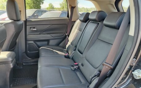 Mitsubishi Outlander III рестайлинг 3, 2018 год, 1 987 000 рублей, 17 фотография