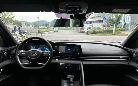 Hyundai Elantra, 2024 год, 1 780 000 рублей, 11 фотография